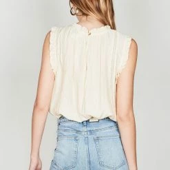 Esmaee Mystic Cream SL Lace Top
