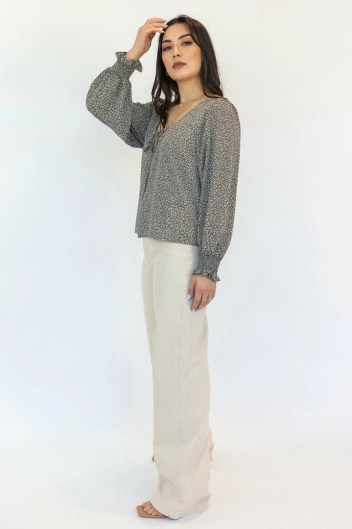 Among The Brave In Love Tobacco Ditsy Floral LS Shirred Cuff Tie V Neck Top Fashion