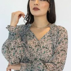 Ivy + Jack Fashion Jade Emerald Leaf LS Raglan Shirred V Neck Elastic Hem Top