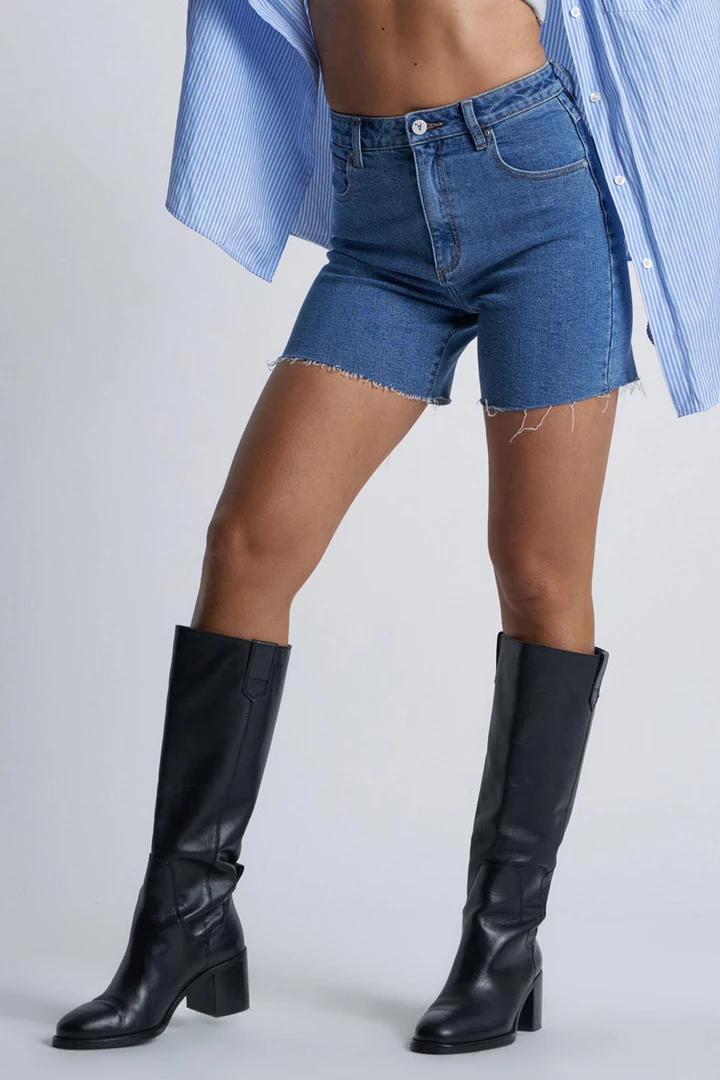 Abrand Jeans A Claudia Cut Off Mid Thigh Georgia Blue Denim Short Fashion