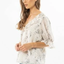 Billie The Label Fashion Sweet Dreams Ivory Scatter SS Frill V Neck Top