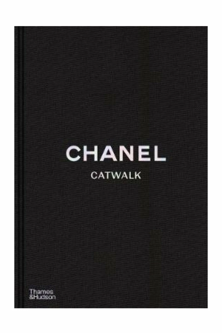 Flying Kiwi Chanel Catwalk: The Complete Karl Lagerfeld Collections Books