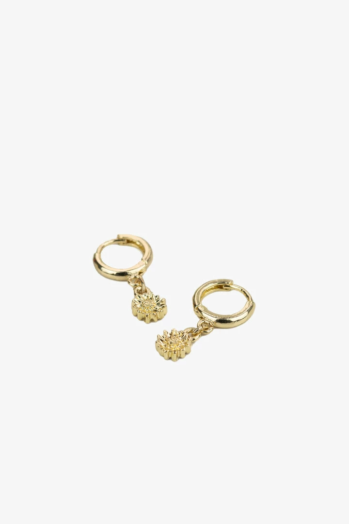 Flo Gives Back 15% To Women In Need Accessories Daisy Gold Huggie Hoop Earrings