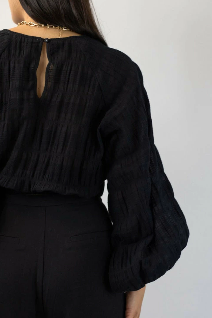 Ivy + Jack Fashion Carly Black Shirred Cotton LS Raglan Elastic Hem Crop Top