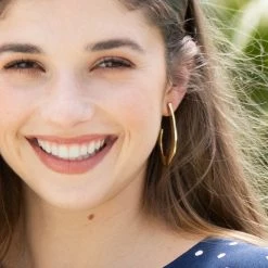 Flo Gives Back 15% To Women In Need Accessories Gold Hooked Earrings