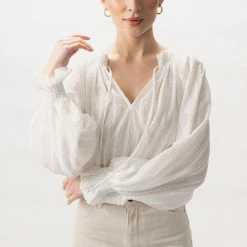 Ivy + Jack Fashion Jade White Texture LS Raglan Shirred V Neck Elastic Hem Top