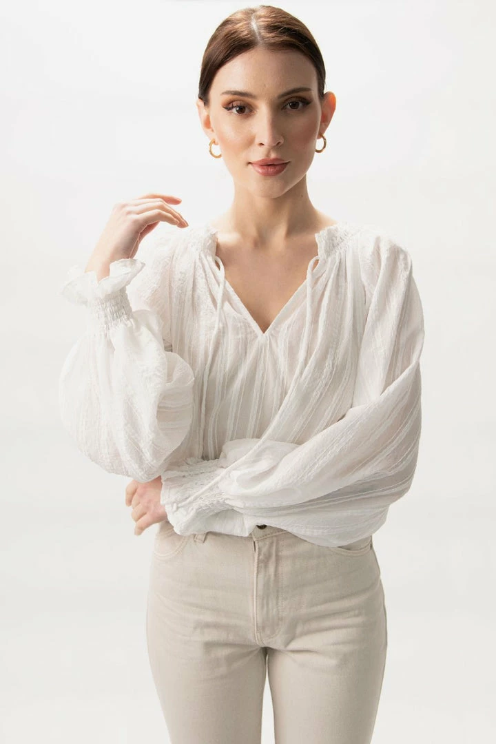 Ivy + Jack Fashion Jade White Texture LS Raglan Shirred V Neck Elastic Hem Top