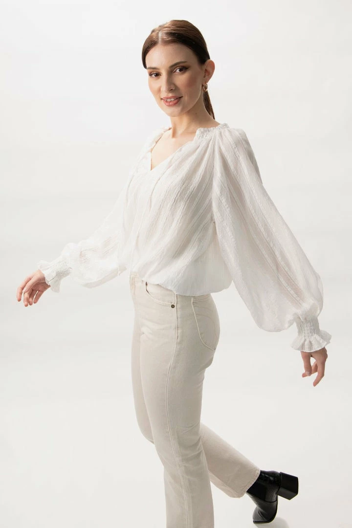 Ivy + Jack Fashion Jade White Texture LS Raglan Shirred V Neck Elastic Hem Top