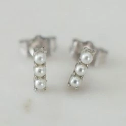 Sophie Accessories Pearl Bar Stud Earrings Silver