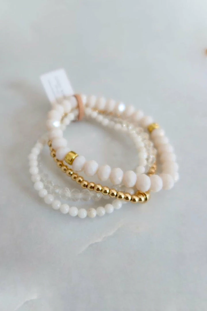 Lindi Kingi Summer Cream And Gold Bracelet Set